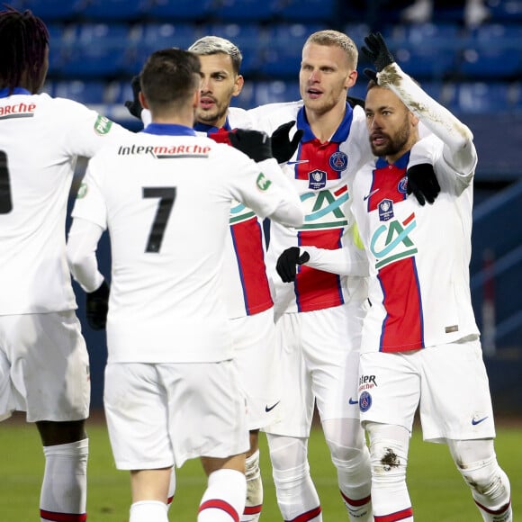 Time de Neymar, o PSG venceu o Caen, pela Copa da França, por 1x0