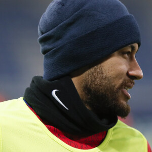Neymar saiu machucado na vitória do PSG por 1 a 0 sobre o Caen pela Copa da França