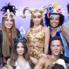 Anitta posa com elenco do reality show 'Ilhados com Beats'