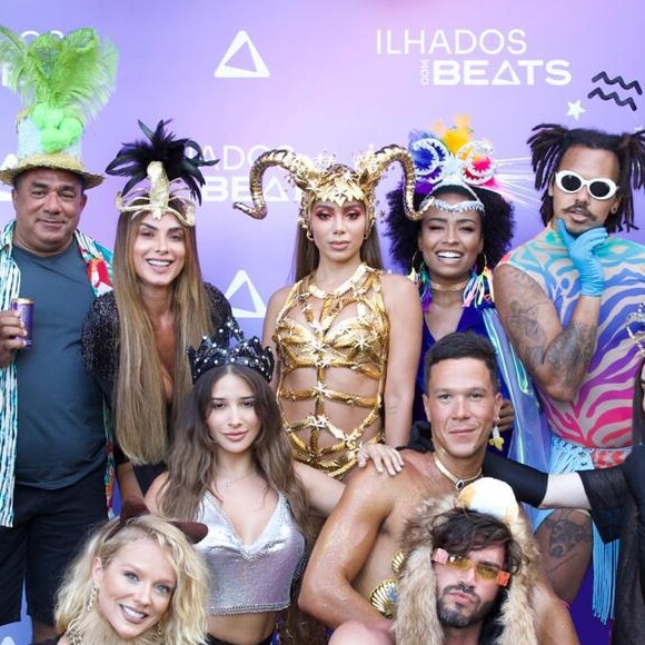 Anitta posa com elenco do reality show 'Ilhados com Beats'