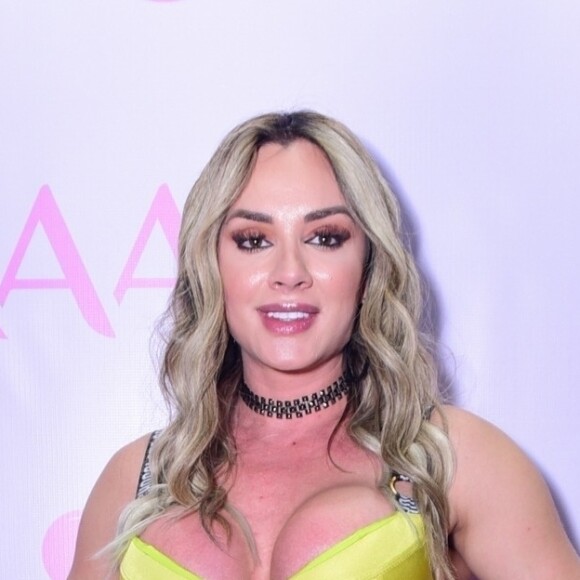 Juju Salimeni não deixou passar o comentário de uma internauta em foto postada no Instagram