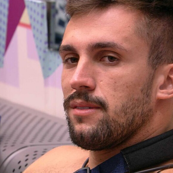 'BBB 21': Arthur está no Paredão e teme futuro de Carla Diaz no reality. 'Se eu sair amanhã (2 de março de 2021), você entra na reta'