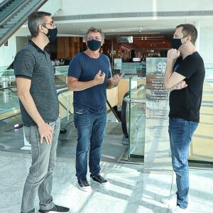 'BBB 21' em pauta? Tiago Leifert, Boninho e diretor Rodrigo Dourado vão juntos ao shopping