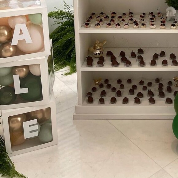 O filho de Ana Hickmann ganhou uma festa em casa, para poucos convidados, por causa da pandemia do Coronavírus