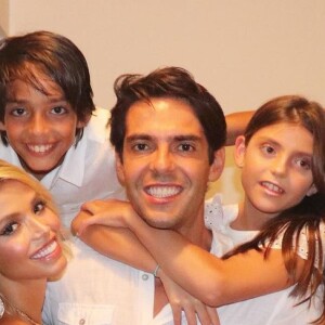 Carol Dias evita postar fotos dos filhos de Kaká e Carol Celico, Isabella e Luca