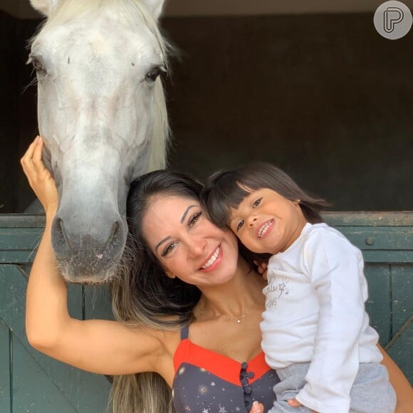 Mayra Cardi e Arthur Aguiar são pais da pequena Sophia, de dois anos