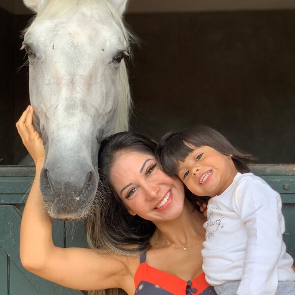 Mayra Cardi e Arthur Aguiar são pais da pequena Sophia, de dois anos