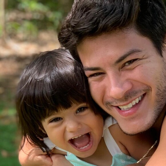 Mayra Cardi se arrepende de acusações contra Arthur Aguiar