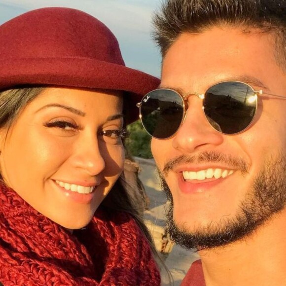 Arthur Aguiar confirma reconciliação com Mayra Cardi