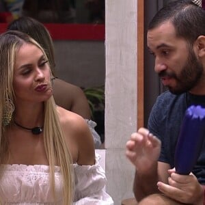 'BBB 21': Gilberto diz que ele e Sarah pegaram 'pesado' com Juliette e entrega sobre Paredão. 'Tu vai'