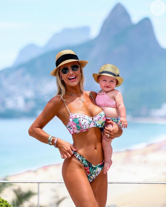 Look de Ana Paula Siebert com a filha está avaliado em mais de R$ 10 mil