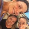 Ivete Sangalo posta foto com funcionárias de clínica especializada para atendimento de grávidas, em Salvador