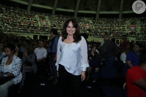 Ex-mulher de Roberto Carlos, Myrian Rios curte show do rei