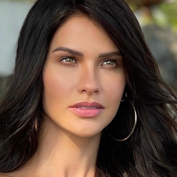 Andressa Suita aprovou o visual com cabelo mais longo e ganhou elogios de famosas na web