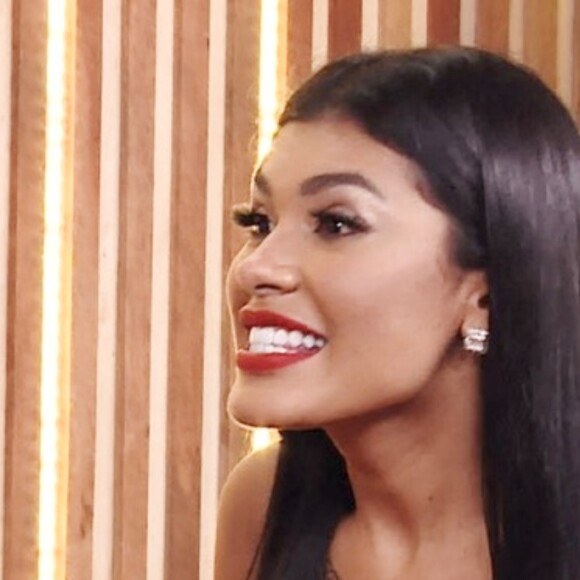 Pocah fica em choque com proposta oficial de casamento: 'Meu Deus, a gente vai casar!'