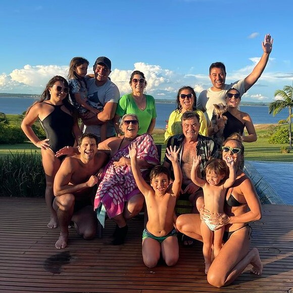 Irmã de Sabrina Sato, Karina comenta melhora: 'A oração tem poder! Hoje me sinto mais forte para lutar e não desistir'