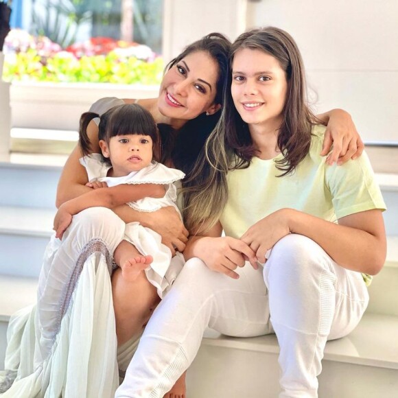 Mayra Cardi é mãe de Lucas Cardi e Sofia Aguiar