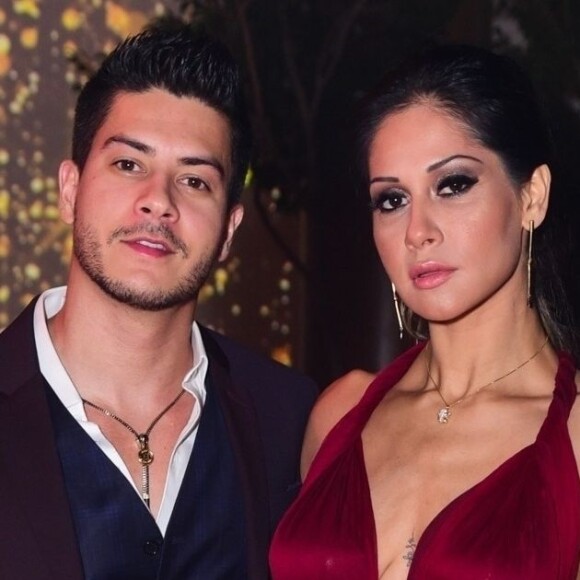 Arthur Aguiar surpreende Mayra Cardi no Dia das Mães