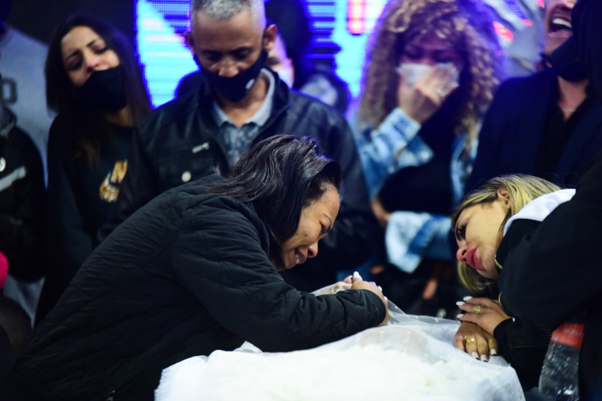 Foto: Mãe lamenta morte de MC Kevin, aos 23 anos. Cantor morreu após ...