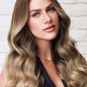 Giovanna Ewbank com cabelo novo: artista coloriu fios com a técnica smoky hair