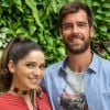 Novela 'Salve-se Quem Puder': Micaela (Sabrina Petraglia) beija Bruno (Marcos Pitombo) antes de ir embora para os EUA no capítulo de terça-feira, 1º de junho de 2021