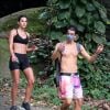 Enzo Celulari e Bruna Marquezine apareceram juntos em trilha no Rio de Janeiro