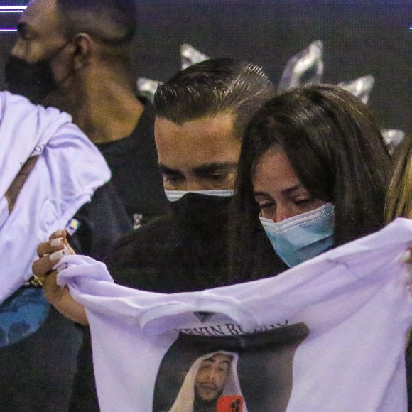 MC Kevin foi homenageado por amigos e familiares em velório