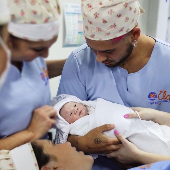 Zé Felipe aposta que próximo bebê com Virgínia Fonseca será outra menina