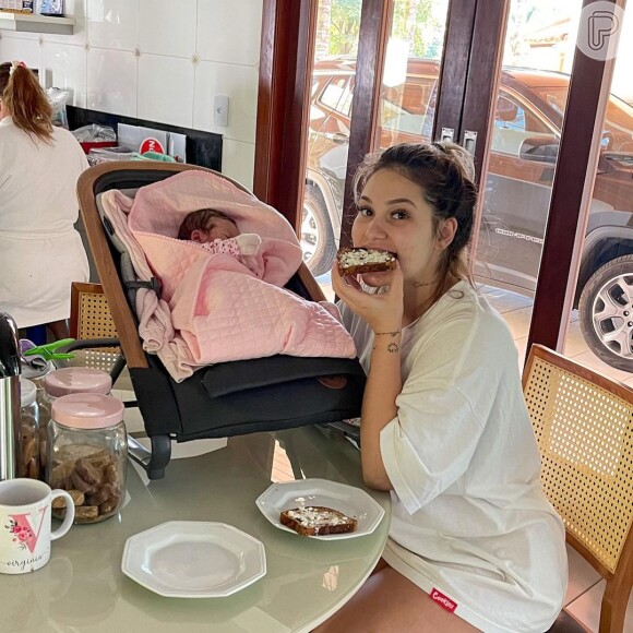Virgínia Fonseca se encantou com as gordurinhas nas costas de sua filha com Zé Felipe