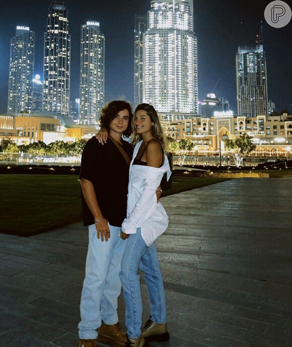 Sasha Meneghel e João Figueiredo visitaram o prédio mais alto do mundo em lua de mel em Dubai