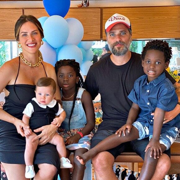 Giovanna Ewbank explicou que ela e os filhos estavam com saudades de Bruno Gagliasso, que está morando na Espanha