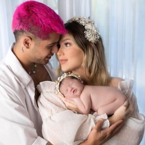 Virgínia Fonseca e Zé Felipe posaram para o ensaio newborn da filha, Maria Alice