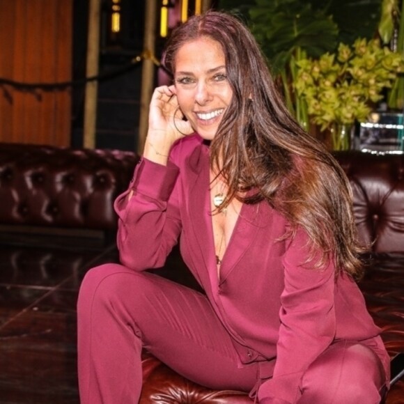 Web quer Galisteu no comando de "A Fazenda", mas apresentadora diz estar completamente feliz e focada no Power Couple