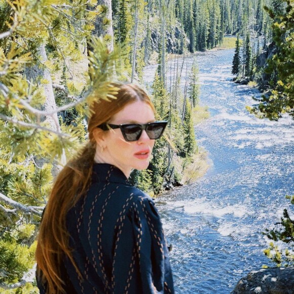 Marina Ruy Barbosa aparece em clique sensual e recebe elogios de famosas na web