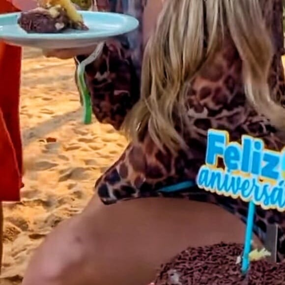 Sarah Andrade e Lucas Viana viajaram juntos para Arraial D'Ajuda, na Bahia em junho, para comemoração de 30 anos da ex-BBB