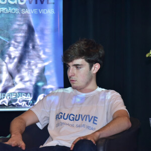 João Augusto Liberato, filho mais velho de Gugu, solta nota de repúdio à emancipação das irmãs: 'triste e indignado'