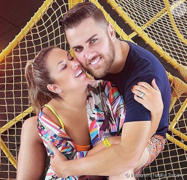 Zé Neto e Natália Toscano se divertiram com uma situação inusitada durante um passeio do casal