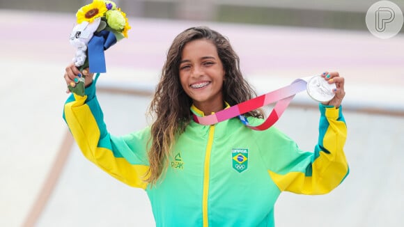Rayssa Leal conquistou brasileiros ao ganhar, com apenas 13 anos, medalha de prata nas Olimpíadas