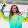 Vice-campeã de skate nas Olimpíadas, Rayssa Leal, a fadinha de 13 anos, voltou ao Brasil e recebeu presentes