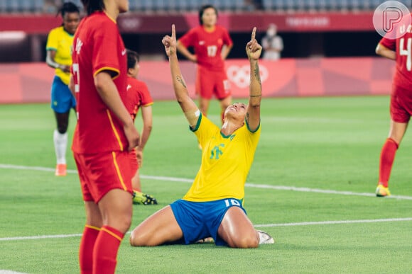 Marta Silva lamentou eliminação da seleção do Brasil no futebol feminino após derrota nos pênaltis para o Canadá: 'Agora é pensar no futuro'