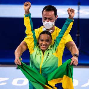 Eliana vibrou com Rebeca Andrade ganhando o ouro no salto na ginástica artística feminina na Olimpíada de Tóquio: 'Fazendo história!'