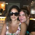 Filha mais velha de Cristiana Oliveira, Rafaella é comparada à mãe famosa em posts