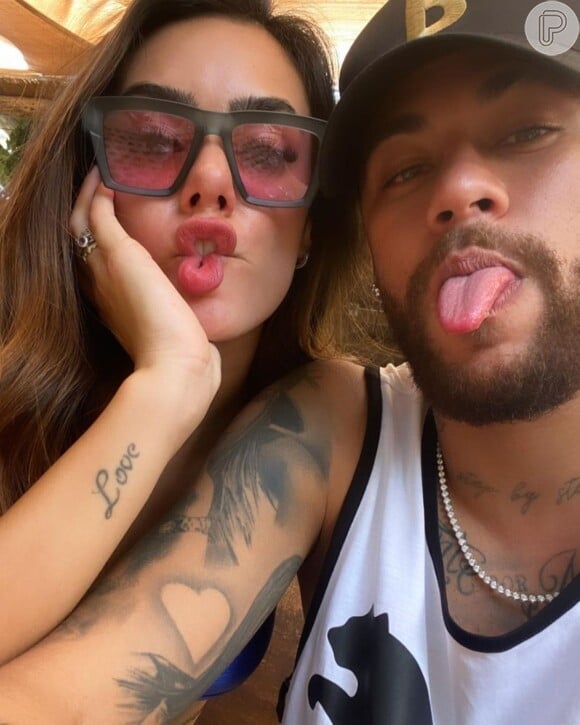 Tatuagens românticas de Bruna e Neymar roubaram a cena em foto postada pela influencer