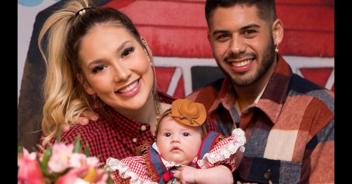 Zé Felipe e Virgínia são pais de Maria Alice, de dois meses e dez dias Purepeople Zé Felipe e Virgínia são pais de Maria Alice, de dois meses e dez dias Purepeople