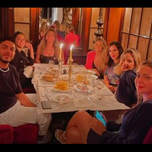 Bruna Biancardi janta com Carol Dantas, mãe de filho de Neymar