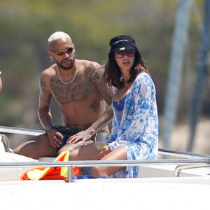 Neymar e Bruna Biancardi foram vistos juntos pela 1ª vez em Ibiza