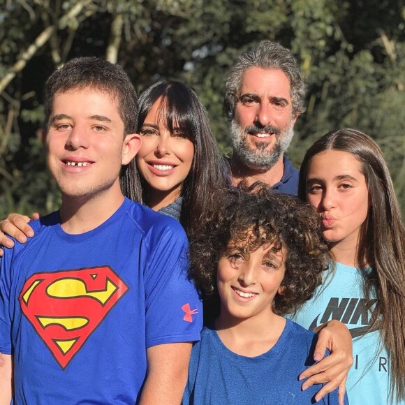 Marcos Mion comemorou primeira chamada do novo 'Caldeirão' com os filhos