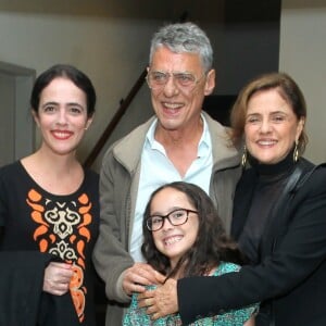Chico Buarque foi casado com Marieta Severo durante 33 anos, até 1999 e o casal teve três filhas: Luísa, Sílvia e Helena