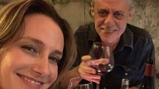 Casamento de Chico Buarque, de 77 anos, com Carol Proner vaza na web e fãs vibram: 'Sorte'