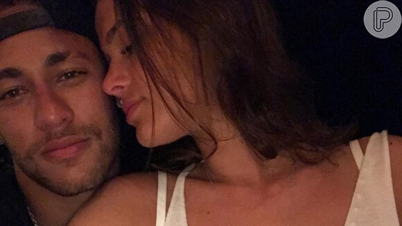 Bruna Marquezine se incomoda com relação de Neymar e Bruna Biancardi. Atriz e jogador viveram relacionamento de 2012 a 2018, entre idas e vindas